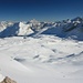 bereits oben im Sattel mit genialem Blick nach Osten; Helena überwindet gerade den Osthang