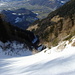 Steiler Abstieg im oberen Teil des Guschatobels. Der Schnee trug hier recht gut