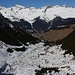 Beim P.1869m im Val Plattas hat man eine schöne Aussicht hinüber zum Oberalpstock / Piz Tgitschen  (3327,8m).