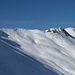 Im Aufstieg zum Hinteregg: Blick zum Glattwang mit dem grossen Schneerutsch und den grossen Schneewächten am Grat!