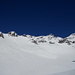 Im oberen Val Lavadignas, auf ca. 2600m, mit Blick zum Klein Glaserhorn (links) und dem Glaserhorn (rechts). Die Abfahrt über dessen SW-Flanke ist nicht ohne, aber insgesamt gut möglich. Da kann sich einer alpin auf die R(e)ise machen...