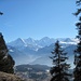 und immer wieder bewundern wir das Dreigestirn;<br />rechts davon die Höji Sulegg