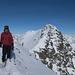 Gipfelgrat, im Hintergrund Hauptgipfel P. 3188