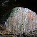 Die Brügglihöhle welche wegen dem eingestürzten Dach so heisst. Zurück blieb vom Einsturz ein torartiger Borgen über den Höhleneingang. Die Höhle wurde vor 15000 Jahren von Menschen bewohnt. man fand nahezu 1500 Fundstücke in einer 20cm dicken Erdschicht. 