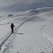Schöne Aufstiegsspur zum Girenspitz. Von Skitürlern und Schneeschuhgängern gleichermassen benützt, geschätzt und gepflegt  ;-)