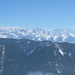 Blick auf den Titlis, die Wendenstöcke und etwas rechts der Bildmitte leuchtet das Schneefeld des Sustenhorns