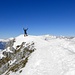[u Marmotta] am Ziel: Hasenflüeli 2412 m und darüber nur der blaue Himmel.