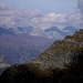Blick über den San Giacomopass auf das Chüebodenhorn und den Pizzo Rotondo (rechts in den Wolken)