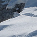 aus größerer Distanz von unten nochmals im Foto festgehalten<br /><br />mehr zum Thema [http://de.wikipedia.org/wiki/Alpenschneehuhn Schneehuhn]