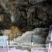 Die Grotte de l'Observatoire im Jardin Exotique. Sie wurde schon vor 250000 von Steinzeitmenschen bewohnt und ist 98m tief.