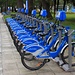 In Nice gibt es unzählige öffentliche Fahrräder welche man benutzen kann sofern man als Tourist eine Keditkarte und ein Natel bei sich hat.