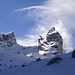 links das 2. Kind, dann die unbedeutend wirkende Schneefläche vom 3. Kind und die beeindruckende Watzmann-Jungfrau(2270m)