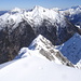 am Gipfel; Blick zur Knittelkarspitze; rechts hinten die Zugspitze