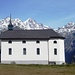 links die Kapelle mit dem Bietschhorn im Hintergrund