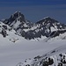 Gipfelaussicht vom Sackhorn (3204m) nach Nordosten zum Gspaltenhorn (3436,1m) und Tschingelspitz (3323m) über dem Gletscherübergang Tschingelpass (2787m).