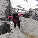 Kurze, einfache Kletterei vom Skidepot zum Gipfel des Rau Stöckli