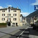 Le Prese. Hier fährt die Berninabahn mitten durchs Dorf