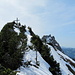 Blick zum Gipfelkreuz vom Ausstieg aus der Südwand