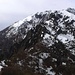 Blick vom Gipfel zum Gridone, dem grossen Nachbarn, wo noch Winter herrscht.