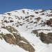 <b>Mittagskogel (3162 m). Sedici sci alpinisti stanno affrontando la salita sul suo versante meridionale</b>.