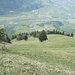 weit unten ist die oberste Hütte von Ligg zu erkennen,<br />weiter unten noch der Eingang zum Engelberger Tal