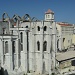 die als Mahnmal stehen gelassene Ruine einer Kathedrale, welche beim grossen Erdbeben von 1755 zerstört wurde (Lissabon)