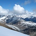 Zwei Zwillings-Quellwolken schweben überm Aletschgletscher