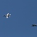 F/A-18 biegt ab zur Landung.