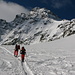 Im Aufstieg und im Hintergrund die Dreiländerspitze 3197m