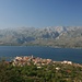 Vinjerac mit Blick aufs Velebit mit der Velika Paklenica, ein optimaler Ort für einen Karlovacko-Sundowner