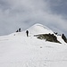 <b>Supero senza gravi conseguenze anche questa faticosa prova e a quota 2737 m tolgo definitivamente le pelli di foca</b>.