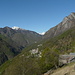 Valle Onsernone con il paese di Loco in evidenza al centro della foto. Sullo sfondo [http://www.hikr.org/tour/post6632.html Pianascio] e il Pizzo Ruscada.