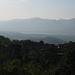 Vista sul Lago di Pusiano e la dorsale del triangolo lariano comprendente il Monte Bollettone e il Monte Palanzone