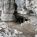 Der Eingang zur Höhle oberhalb des Wildkirchli