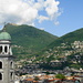 Blick über die Dächer von Lugano zu Monte Bré und Monte Boglia