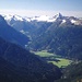 Blick zu den Allgäuer Alpen Richtung Hinterhornbach mit der Wildengruppe(gr.Schneefeld) und dem Hochvogel rechts daneben
