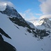 Mönch (4107m) und Jungfrau (4158,2m) im ersten Tageslicht.