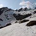 hier geht's hinauf von Ober Fiderschen 1427m auf der rechten Seite im Schnee Richtung Gipfel