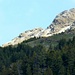 Più o meno al centro della foto il rifugio Alpe di Biasagn