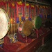 Gebetsraum des Möchklosters von Kunde - die Kutten und Trommeln stehen bereit