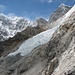 Blick vom Gipfel nach Westen auf Gletscher und Fels