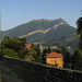 il monte di Tremezzo e il monte Crocione a destra