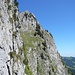 Selbst auf dem Normalweg zum Klein Mythen ist alpines Flair und Ambiente geboten - hier der Blick zum Haggenspitz