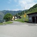 L'Ostello dell'Alpe di Neggia con ristorante e fermata dell'Autopostale