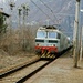 Ein Hupac-Zug, von zwei E652 gezogen, passiert Vogogna auf dem Weg nach Novara.
