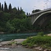 Podgorica (45m): Most Blaža Jovanovica.<br /><br />Bei der Brücke mündet die kleine Ribnica in die Morača.