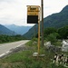 Bushaltestelle made in Italy: Kein Name, kein Fahrplan, keine Sitzgelegenheit - und nirgendwo ein Bus in Sicht! 