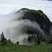 Das Chli Horn wird vom Nebel überrollt