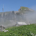 Alp Ober Stafel: der Nebel lichtet sich mit jedem Schritt und die Landschaft gewinnt an Konturen: atemberaubend!