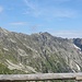 Über diesen Grat läuft die Route (rechts oberhalb des Scheefeldes  Cima di Nimi, links Madom da Sigof)